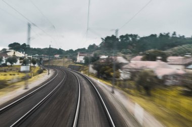 Tren kabin görünümünden sola dön