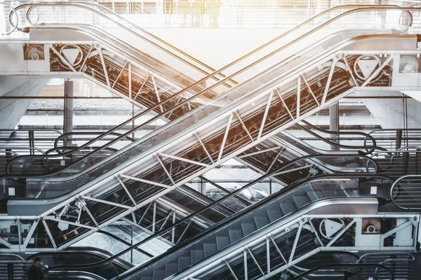 Multiple escalators inside of Porto airport terminal — Stock Photo, Image