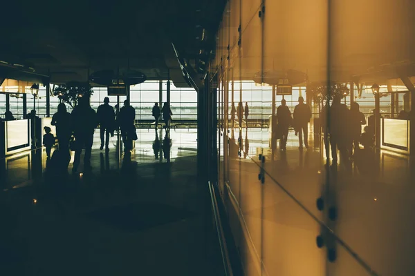 People going inside mall or airport terminal — Stock Photo, Image
