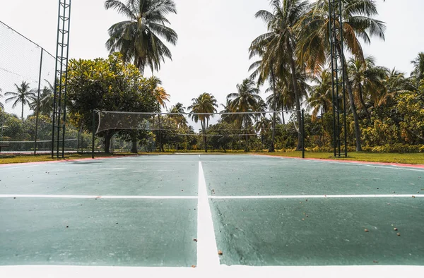 Vue grand angle du terrain de badminton, Maldives — Photo