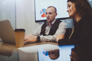 iki ortak iş toplantısı