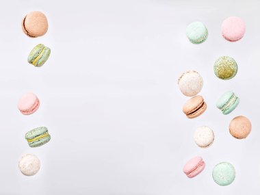 desen renkli macaroons ile 