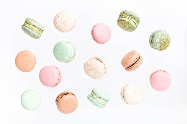 desen renkli macaroons ile 