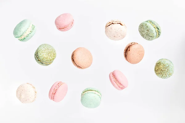 desen renkli macaroons ile 