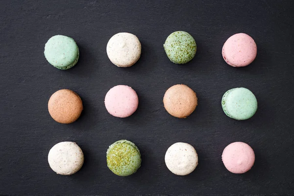 desen renkli macaroons ile 