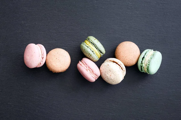 desen renkli macaroons ile 