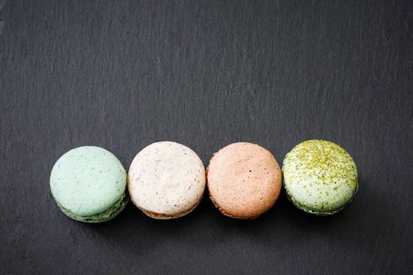 desen renkli macaroons ile 