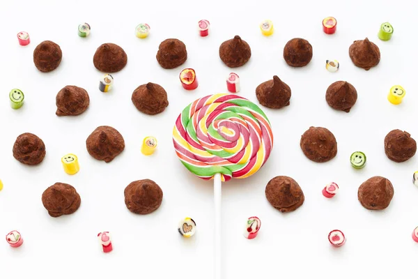 Bonbons mit Schokoladenpralinen — Stockfoto