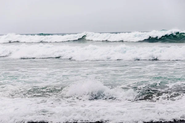 Grandes ondas oceânicas — Fotografia de Stock