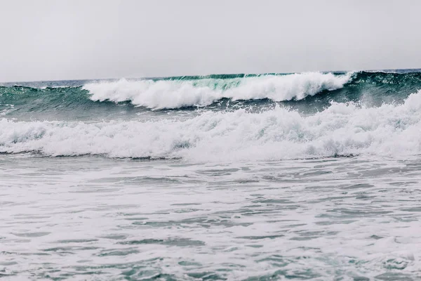 Великі Океанські хвилі — стокове фото