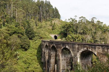 Dokuz kemer Köprüsü, yatay