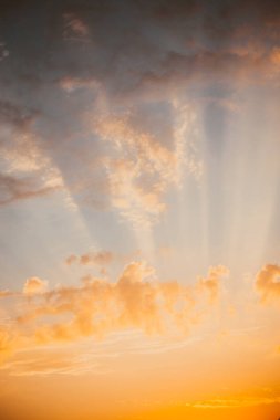 bulutlar güzel gün ışığına