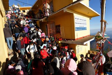 Adams zirveye tırmanış hacılar