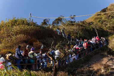 Adams zirveye tırmanış hacılar