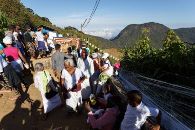 Adams zirveye tırmanış hacılar