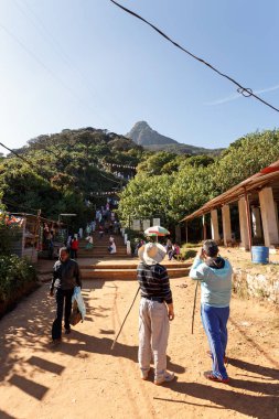 Hacılar kutsal Dağı'nda bak 