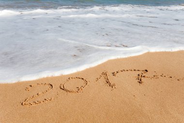 Yeni yıl 2017 yazı sahilde