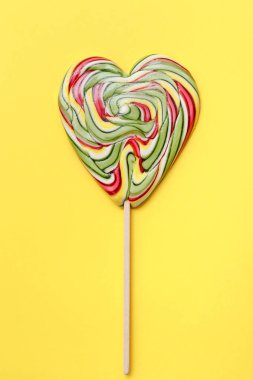 lolipop Sarı zemin üzerine