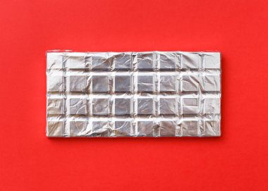 Kabaca kırık sütlü çikolata