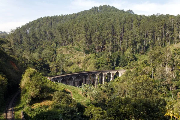 Dokuz kemer Köprüsü, yatay