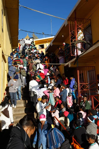 Peregrinos subiendo al Pico Adams — Foto de Stock