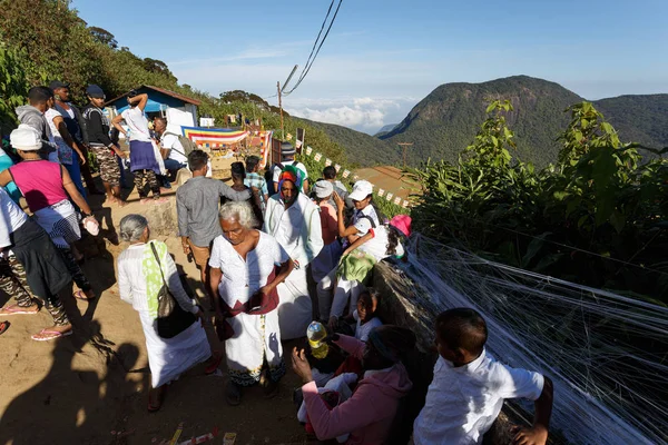 Adams zirveye tırmanış hacılar
