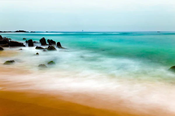 Paisagem com praia tropical — Fotografia de Stock