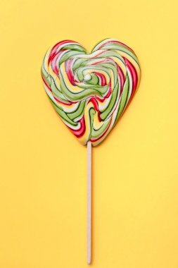 lolipop Sarı zemin üzerine