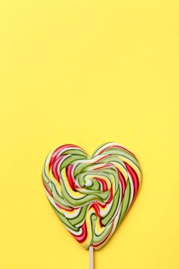 lolipop Sarı zemin üzerine