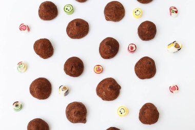 Çikolatalı pralin şekerler