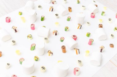 Mantar ve meyve lolipop