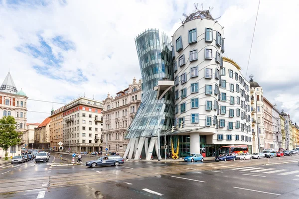 Dancing house in Prague — Stock Photo, Image