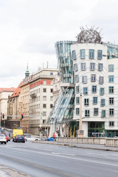 Dancing house in Prague — Stock Photo, Image