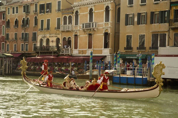 Венецианская историческая регата (Regata Storica ). — стоковое фото