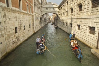  Geleneksel Venedik gondol Venedik üzerinde anal.