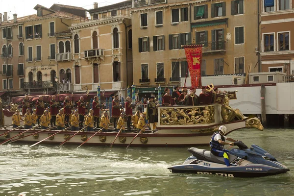 Venice Historical Regatta (Regata Storica)). — стокове фото