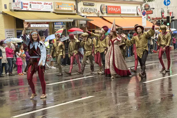 Oktoberfest ในมิวนิคค่ะ เดินขบวนผ่านใจกลางเมือง . — ภาพถ่ายสต็อก