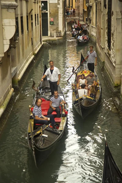Een kanaal in Venetië. — Stockfoto