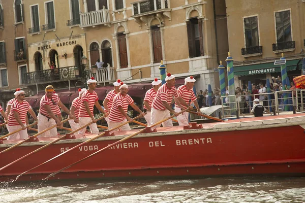  Venedik Tarihi Regatta (Regata Storica).