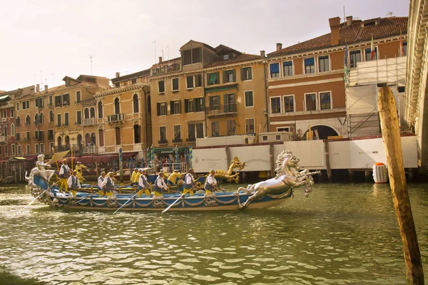 Velencei Történelmi Regatta (Regata Storica)). — Stock Fotó