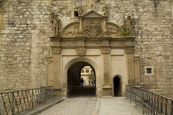 Tor zur alten Burg in der Stadt Tübingen. — Stockfoto