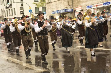  Oktoberfest Münih'te. Şehir Merkezi aracılığıyla Mart.