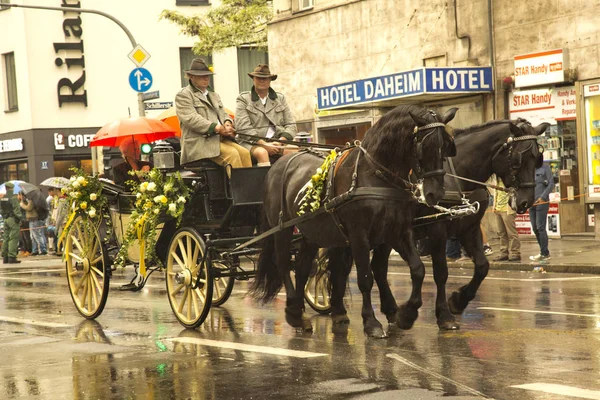 Oktoberfest in München. Der Marsch durch die Innenstadt. — Stockfoto