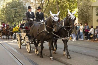Stuttgart Volksfest. Şehir Merkezi aracılığıyla Mart.