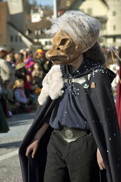カーニバル マスクの伝統的カーニバル パレード . — ストック写真