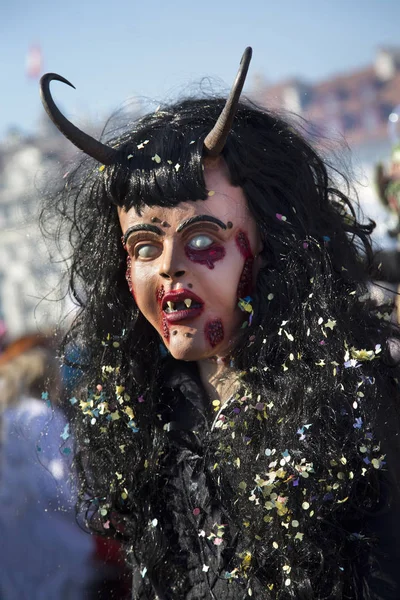 ルツェルンのカーニバル マスクの伝統的カーニバル パレード. — ストック写真