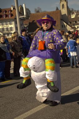 Tradtional karnaval geçit karnaval maskesi .