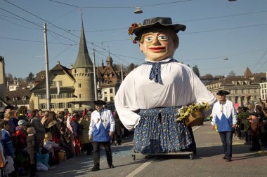  Geleneksel karnaval geçit karnaval maskesi .