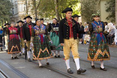  Stuttgart Volksfest. Şehir Merkezi aracılığıyla Mart.