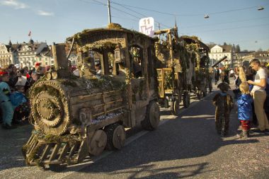 Geleneksel karnaval geçit karnaval maskesi .